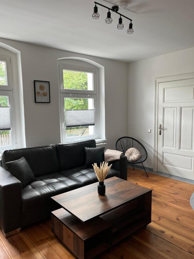 Apartment Horst - Gemuetliche Und Moderne Ferienwohnung In Der Innenstadt Pasewalk Exteriör bild