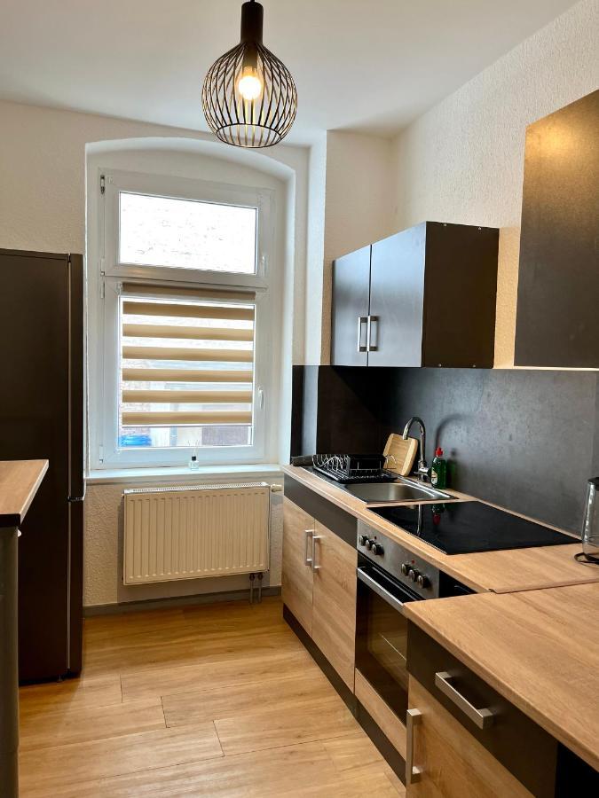 Apartment Horst - Gemuetliche Und Moderne Ferienwohnung In Der Innenstadt Pasewalk Exteriör bild