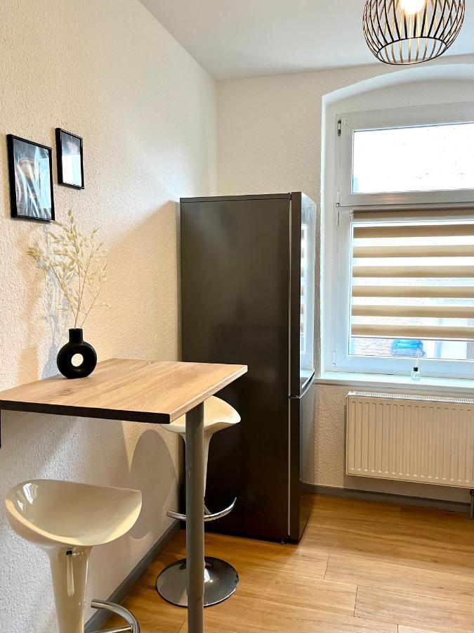 Apartment Horst - Gemuetliche Und Moderne Ferienwohnung In Der Innenstadt Pasewalk Exteriör bild